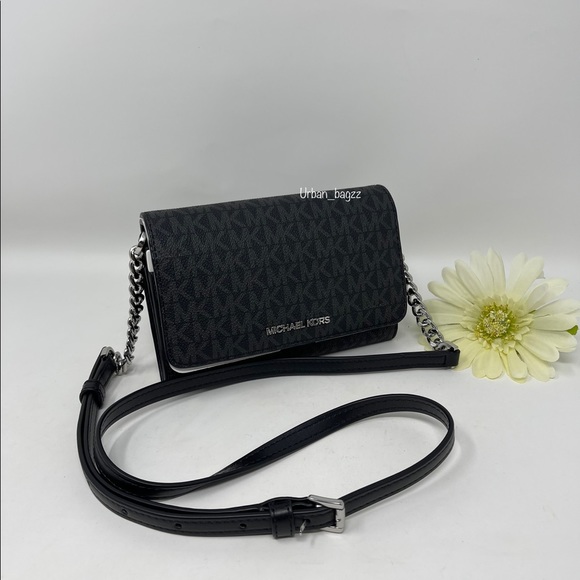 Michael Kors Handbags - Michael Kors JST Medium MF Crossbody